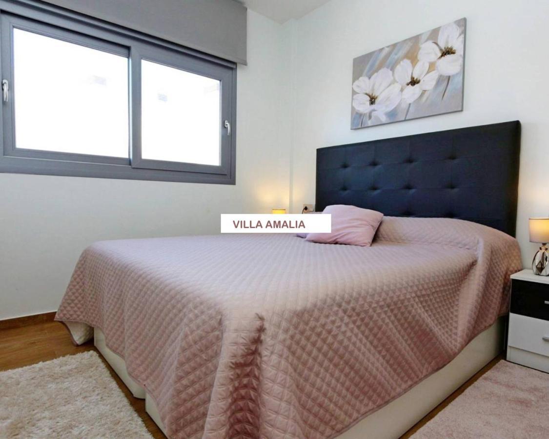 Beach Apartment Amalia Torrevieja Eksteriør billede